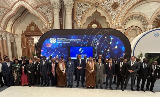 صورة عائلية في المؤتمر الوزاري الحادي عشر للبلدان الأقل نموا، الذي استضافته الرياض، المملكة العربية السعودية (تشرين الثاني/نوفمبر 2025)